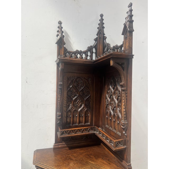 Gothic-Style Corner Cabinet in Oak, 1900s For Sale - Image 6 of 16