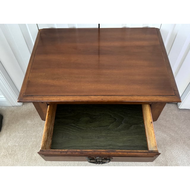 Wood Vintage Early American Kent Coffey Carriage Trade Nightstand Cherry & Pecan "64" For Sale - Image 7 of 16
