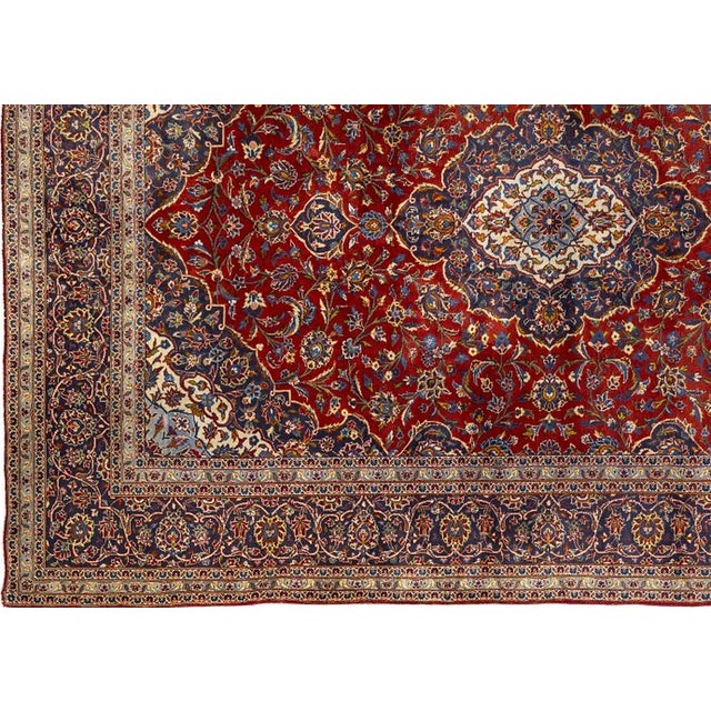 Rugs and Tapestries - Persian Rug - 253x365 cm. Asian style, made of wool and cotton; decorated with floral and stylized...