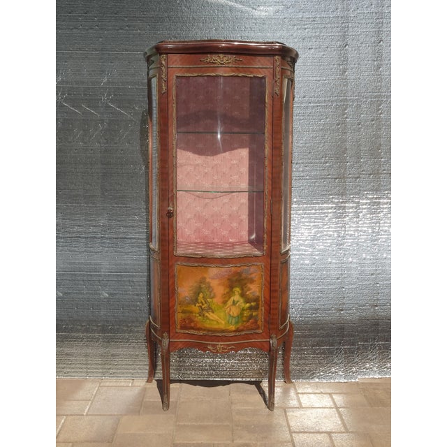 French Vintage French Louis XV Vitrine Brass Curio Display Cabinet Made in Spain #2 For Sale - Image 3 of 16
