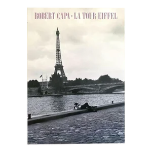 Robert Capa Vintage 1988 Photo Lithograph Print Poster " La Tour Eiffel " 1952