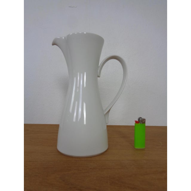 White porcelain vase by Siegmund Schütz for KPM Berlin. Design from 1951. Marked on the underside. Very good condition....