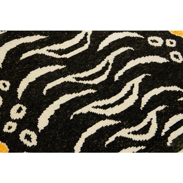 2020s 5 X 7 Hand Knotted Contemporary Wool Rug in Goldenrod Color With a Tiger Design For Sale - Image 5 of 10