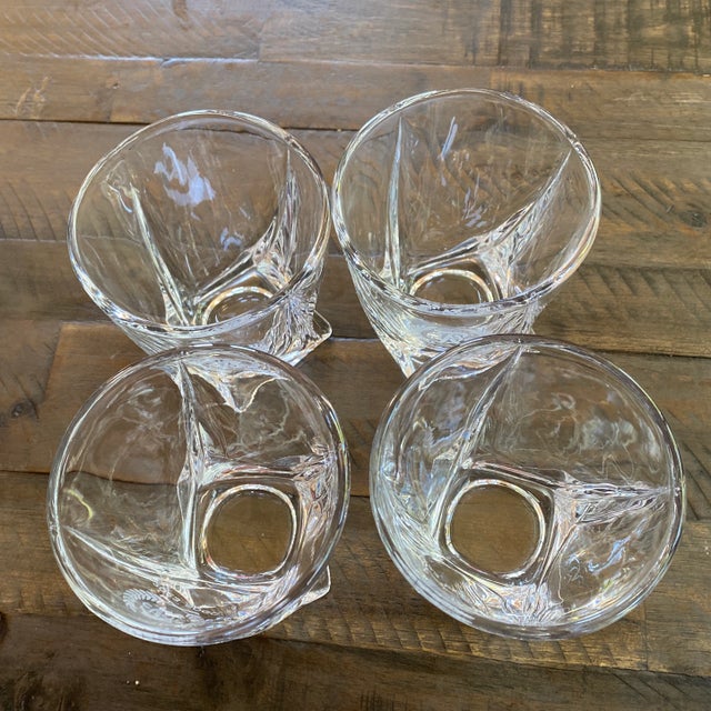 Mid 20th Century Sons of Grant Royal Vintage Crystal Cut Whiskey Decanter & 4 Glass Tumbler Set | 5-Piece Barware For Sale - Image 9 of 10