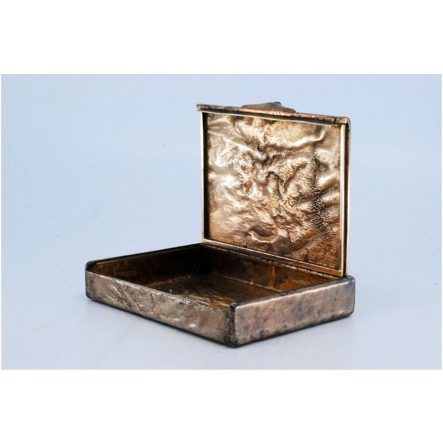 Metal Silver Cigarette Case with Dark Blue Application For Sale - Image 7 of 11