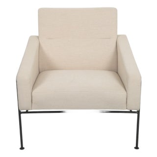 3301 Airport Chair in Beige Fabric by Arne Jacobsen, 1970s For Sale