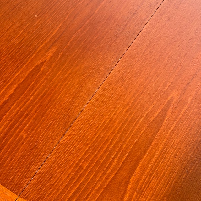 Brown British Oval Extendable Teak Dining Table, 1960s For Sale - Image 8 of 13