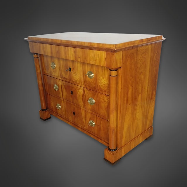 Early 19th Century Biedermeier Chest of Drawers with Freestanding Columns, 1830 For Sale - Image 5 of 8