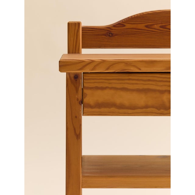 1950s The Pair of Vintage Small Pine Side Tables For Sale - Image 9 of 11