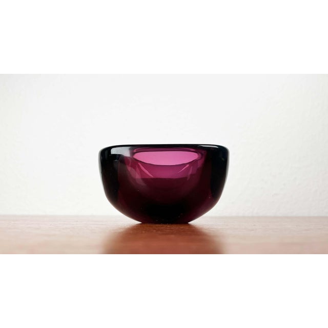Vintage Italian Sommerso Murano Glass Bowl, 1970s, in Very Good conditions. Designed 1970 to 1979