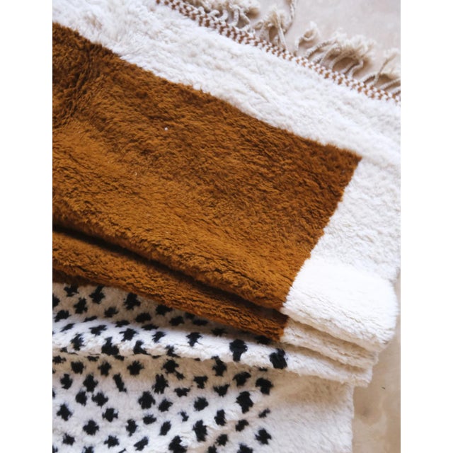 Ivory Handwoven Moroccan Wool Rug - 9.5 X 7.5 Ft For Sale - Image 8 of 8