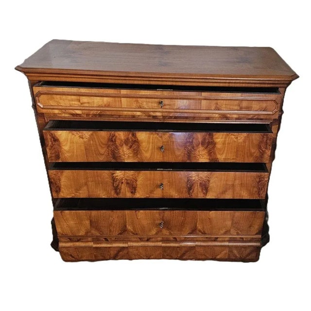 French Louis Philippe Chest of Drawers in Cherrywood, 19th Century For Sale - Image 5 of 9