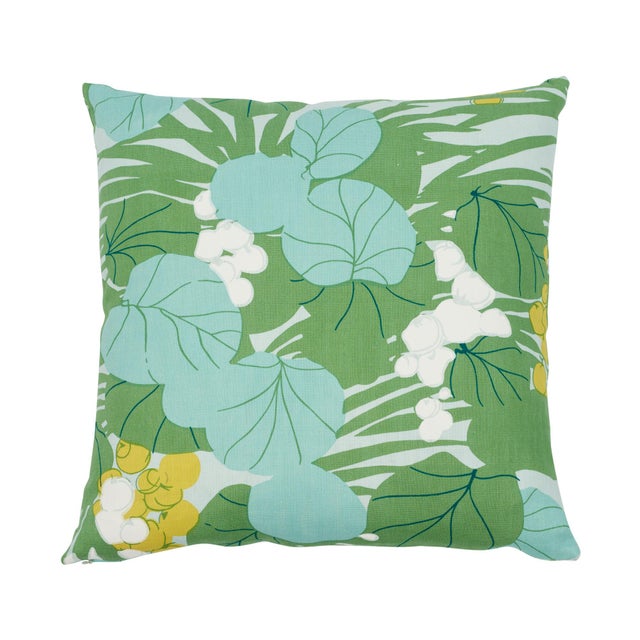 Early 21st Century Contemporary Schumacher Sea Grapes Pillow in Palm For Sale - Image 5 of 5
