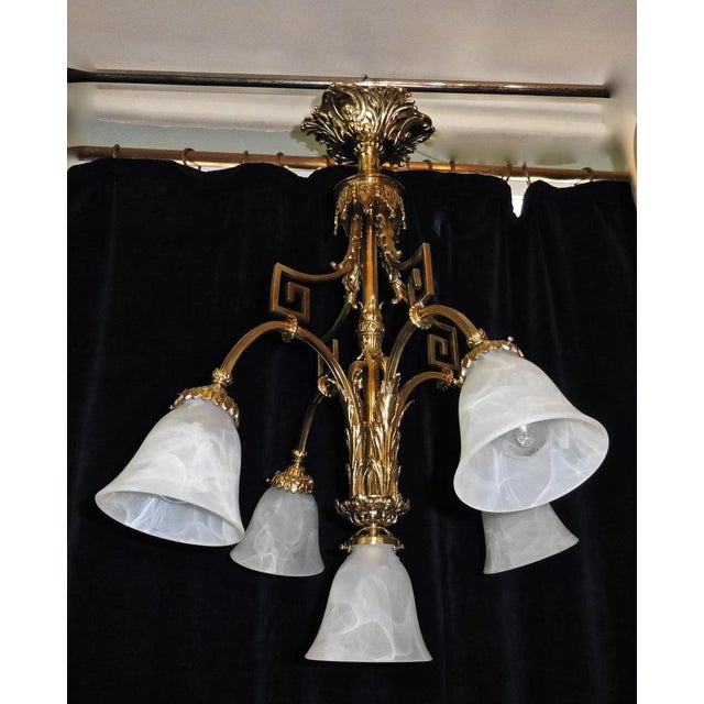 1900 - 1909 French Rococo Chandelier in Gilded Brass, 1900 For Sale - Image 5 of 7