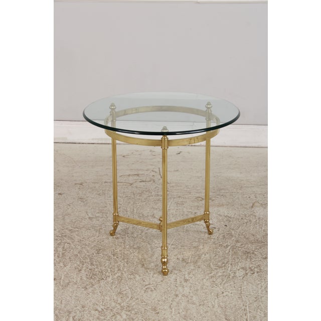 Hollywood Regency Pair of Brass & Glass Round End Tables For Sale - Image 3 of 14