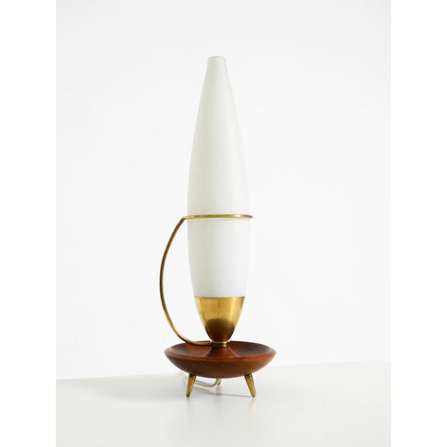 Large Mid-Century Modern Table Lamp in Brass and Teak with Frosted Glass Shade, 1950s For Sale - Image 4 of 18