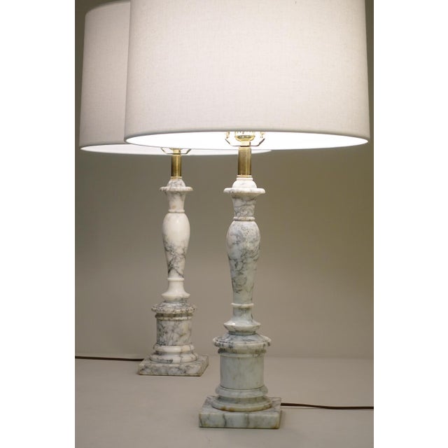 1960s Large Matched Pair Neo Classic Hollywood Regency Modern Carrara Marble Tuscan Column Style Table Lamps For Sale - Image 4 of 11