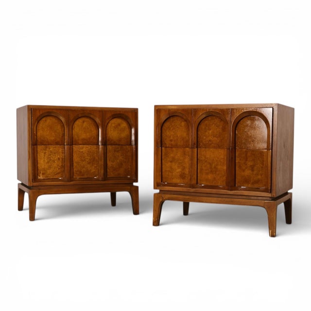 Thomasville Burlwood Mid-Century Modern Sculptural Pair of Nightstands, C. 1960s, Attributed For Sale - Image 9 of 11