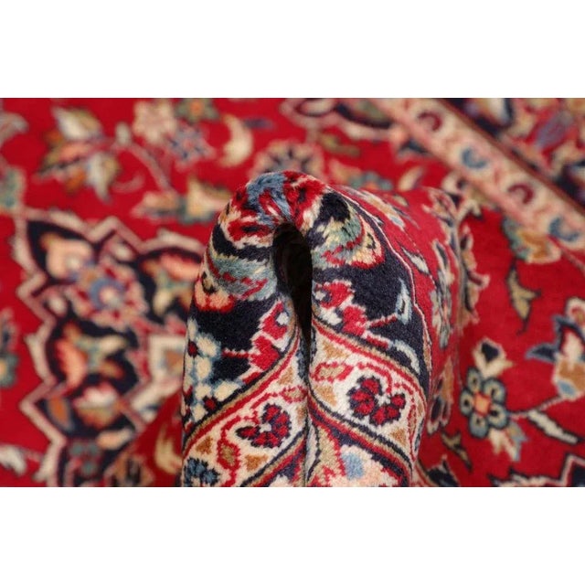 Kashan Rug in Hand-Knotted Wool For Sale - Image 9 of 11