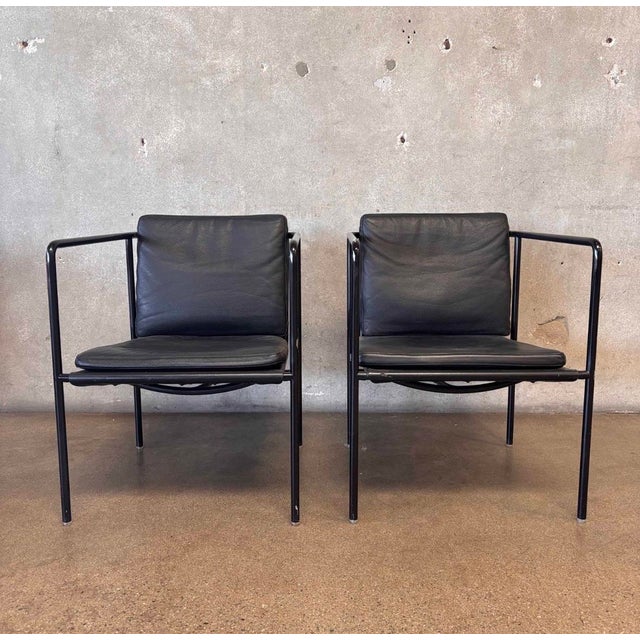 Postmodern 1990s Pair of Black Leather Brenda Arm Chairs by Antonio Citterio for Flexform #1 For Sale - Image 3 of 12