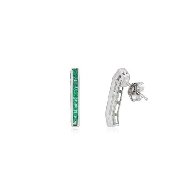 Metal Natural Emerald Column Earrings in Sterling Silver for Her, A Pair For Sale - Image 7 of 11