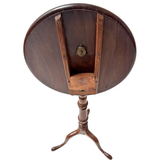 Brown 19th Century English Walnut Tilt-Top End Table For Sale - Image 8 of 10