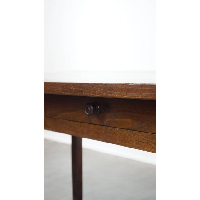 Antique English Dining Table in Walnut with 3 Drawers, Early 19th Century For Sale - Image 11 of 17