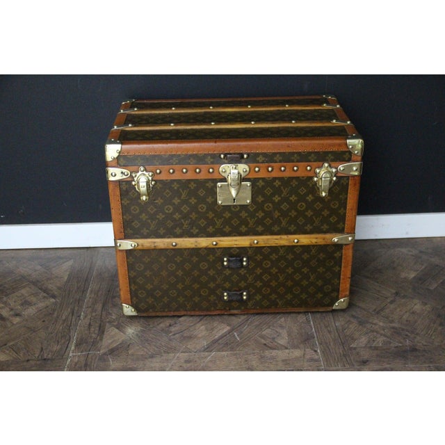 1920s Vintage Shoe Trunk by Louis Vuitton, 1920s For Sale - Image 5 of 18