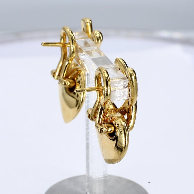 Stone Information - Primary Stone(s): Diamond - Clarity: VS2 - Color Grade: F - Cut: Round - Color: White - # of Stones:...