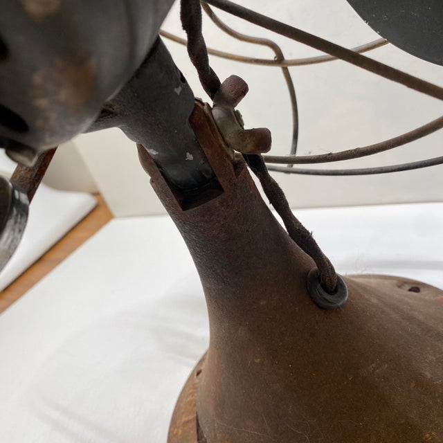 Mid-Century Modern Mid-Century Modern 1950s Robbins & Myers Junior Industrial Table Fan For Sale - Image 3 of 12