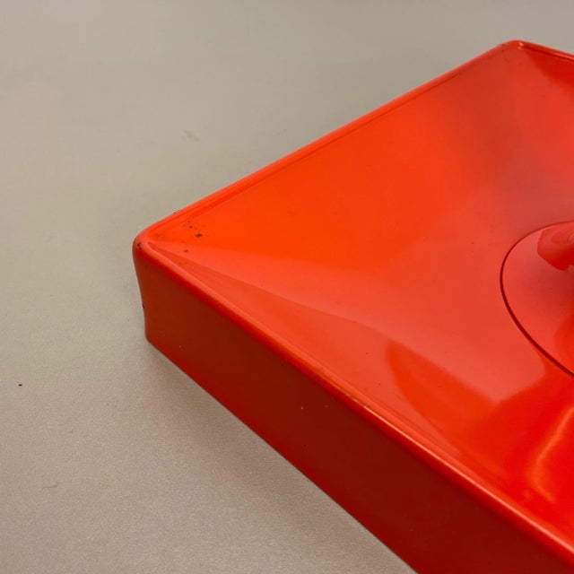 Minimalist Pop Art Red Orange Metal Wall Light from Sölken Lights, Germany, 1970s For Sale - Image 9 of 18
