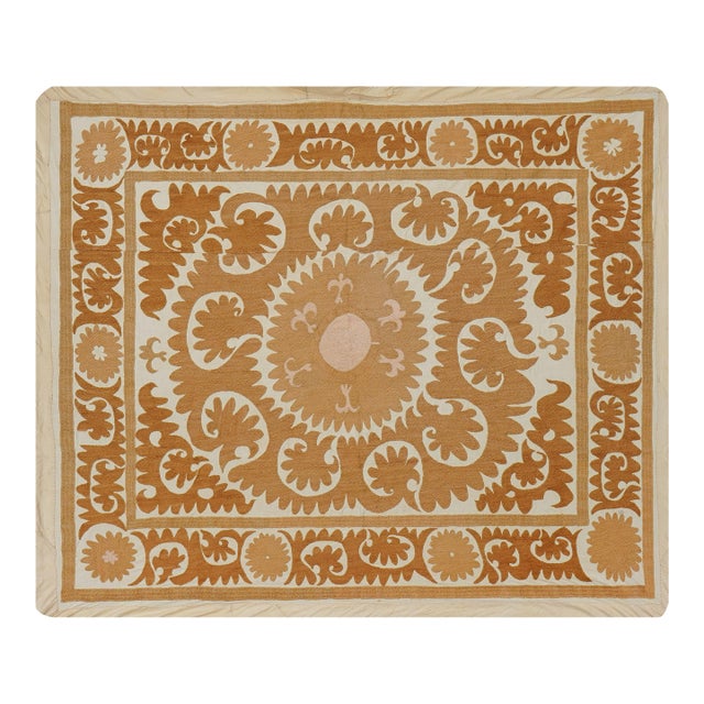 Suzani Pattern Beige & Terracotta Textile – Boho Embroidered Table Decor 3'6'' X 4'2'' For Sale