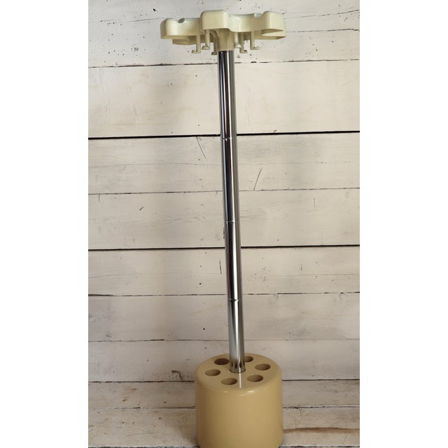 Plastic Clothes Stand with Umbrella Stand in Plastic and Metal by Orlandini and Lucci for Velca, 1970s For Sale - Image 7 of 18