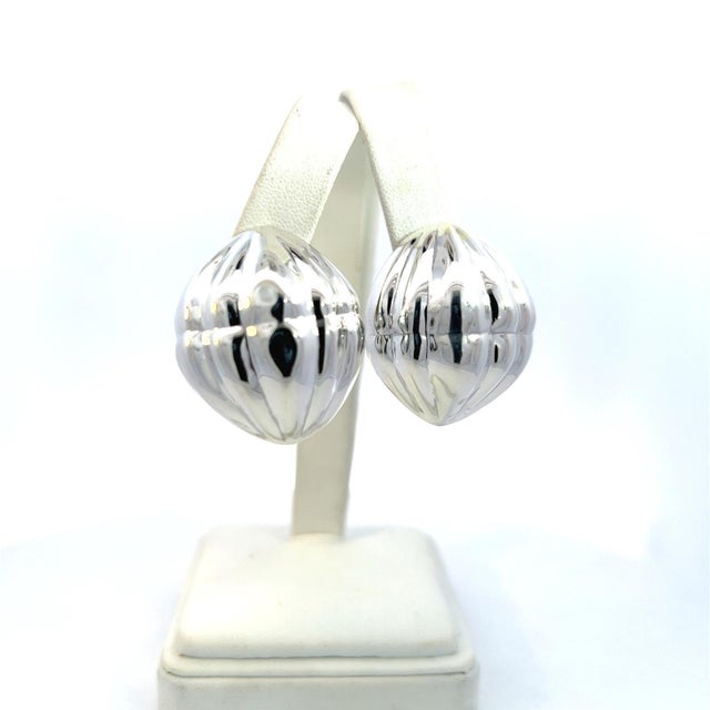 1990s Pair of Tiffany & Co Estate XL Puffed Clip-on Earrings Sterling Silver For Sale - Image 13 of 18