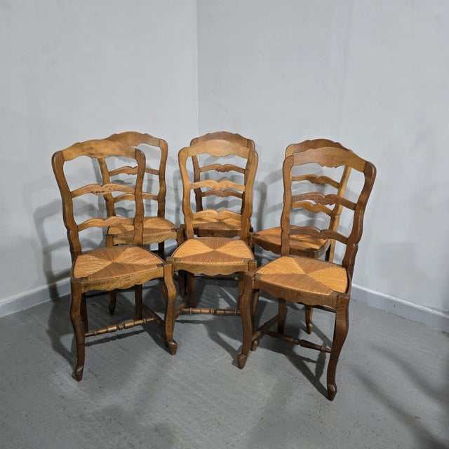 A very good set of six French rush seated farmhouse dining chairs, in very good overall condition. 39" high 18" wide 18.5"...