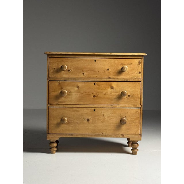 Antique English Chest of Drawers, 1800s For Sale - Image 4 of 17