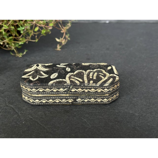 Small Decorative Brocade Trinket Box With Mirror For Sale In New York - Image 6 of 12