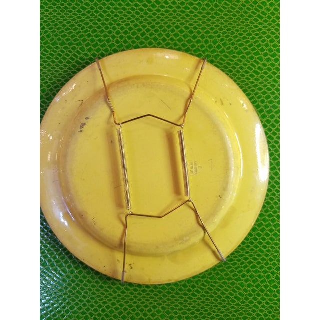 Ceramic 18th Century French Canary Yellow Creil Plates With Hunting Scenes - a Pair For Sale - Image 7 of 10