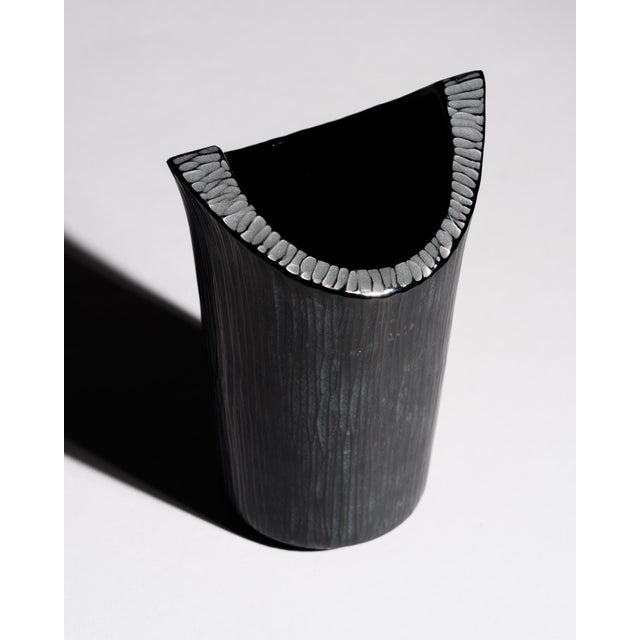 1980s Black Textured Art Glass Vase by Claus Josef Riedel for Riedel, Austria, 1980s For Sale - Image 5 of 10