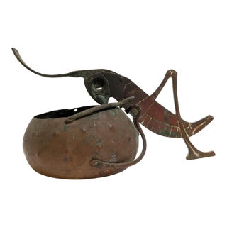 Antique Arts & Crafts Copper Figural Grasshopper Cigar Cutter Ashtray 1900-1915 For Sale