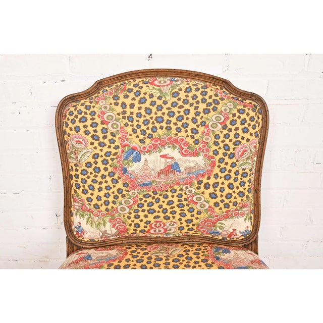 Baker Furniture Style French Provincial Louis XV Carved Walnut Slipper Chair or Lounge Chair, Circa 1960s For Sale In South Bend - Image 6 of 10
