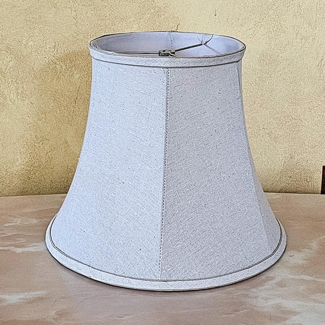 Vintage Italian Capodimonte Style Porcelain Table Lamp With Scrollwork & Bronze-Tone Base For Sale - Image 13 of 18