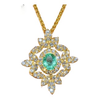 Natural 5.21Cts VS F Diamond Colombian Emerald 18K Solid Gold Pendant For Sale