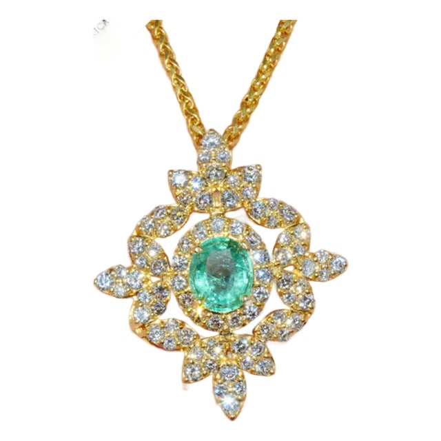 Natural 5.21Cts VS F Diamond Colombian Emerald 18K Solid Gold Pendant For Sale