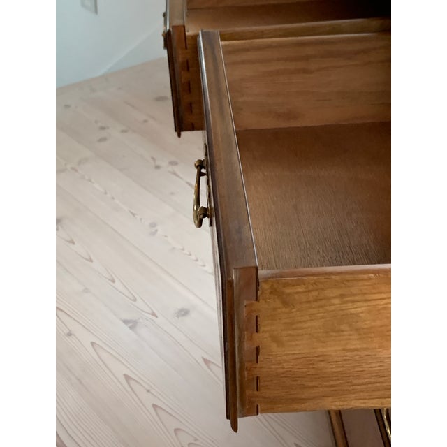 1980s Baker Furniture Georgian Style Bachelor Five Drawer Chest For Sale - Image 10 of 12