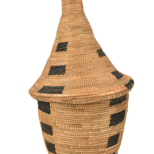 Early 20th Century Early 20th Century Tutsi Basket with Lid Rwanda For Sale - Image 5 of 7