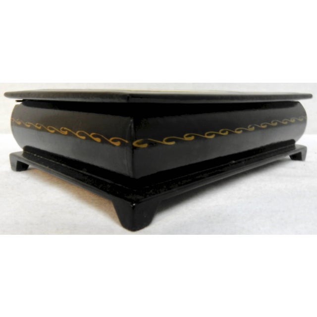 Traditional Cathedral at the Kremlin Russian Lacquer Box For Sale - Image 3 of 9