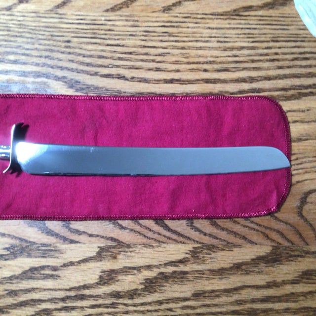 Traditional Prelude" Silver Cake Server by International and Oneida Sterling Silver Handle Cake Knife - 2 Piece For Sale - Image 3 of 13