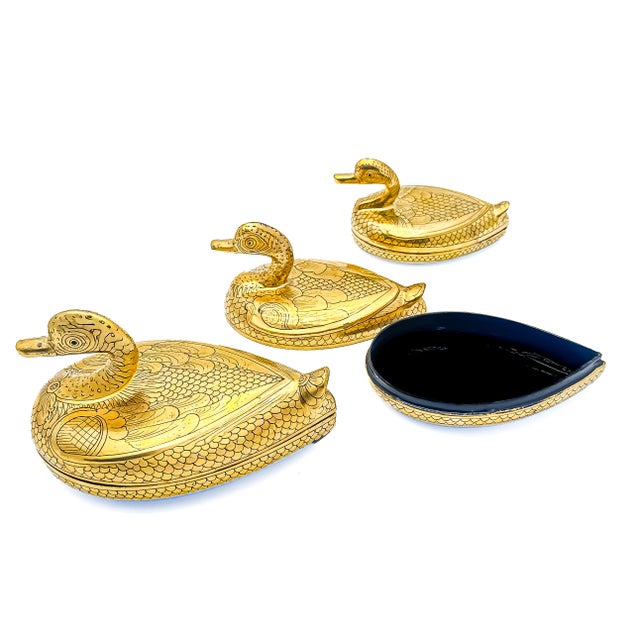 Black Large Mid-20th Century Burmese Gilt Lacquer Duck Trinket Boxes, Set of 3 For Sale - Image 8 of 10