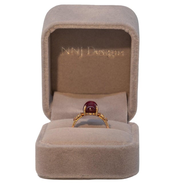 6Ct Star Ruby Cabochon Ring With Diamond Accents: Solid 14k Gold, Size 6.75 For Sale - Image 4 of 10